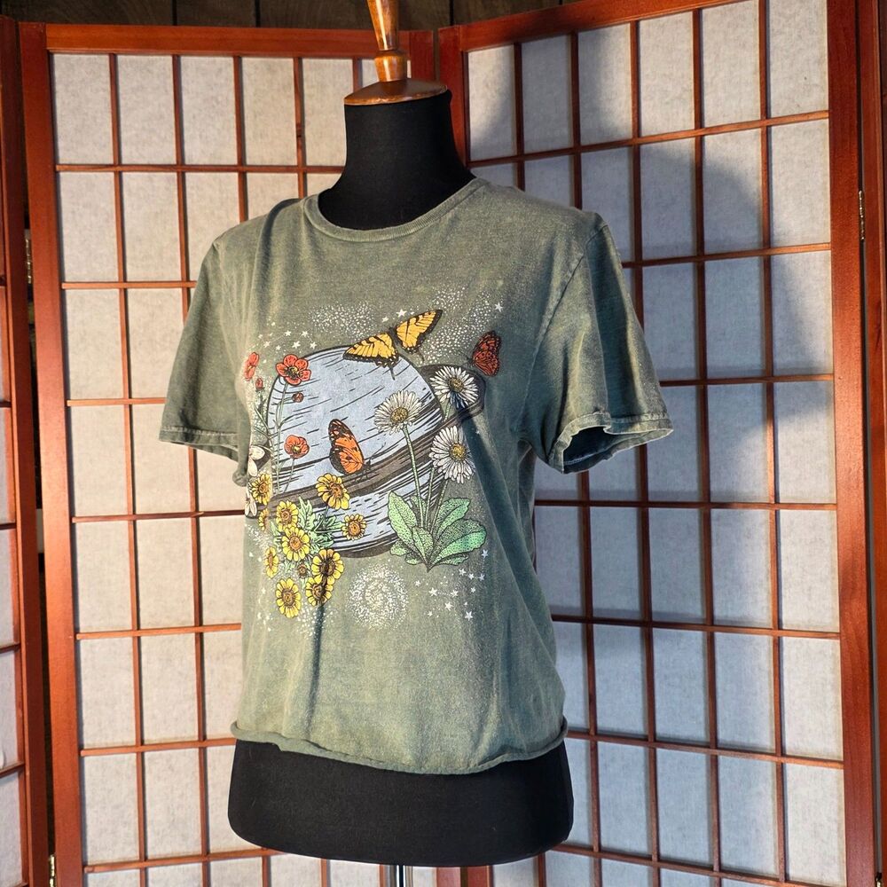 Fifth Sun Vintage Wash Green Graphic Tee Cropped Women's M